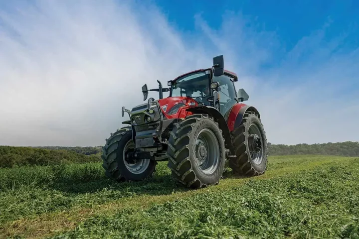 Farmall Medium Utility C Series: Big Tractor Features Make it More than a Utility tractor